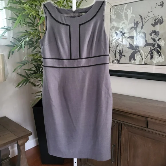 Black Label - Picture 1 of 3